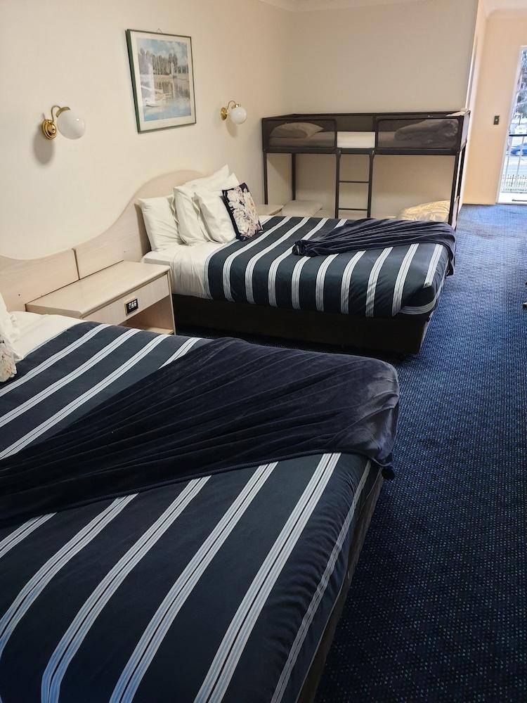 Golden Age Motor Inn Queanbeyan Ngoại thất bức ảnh