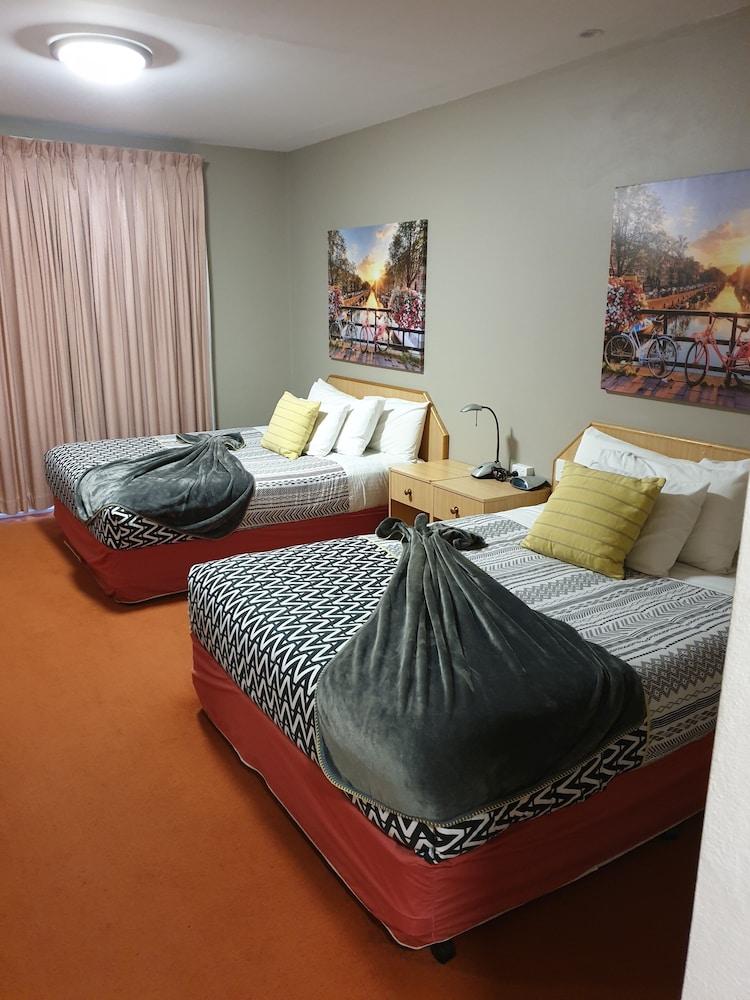 Golden Age Motor Inn Queanbeyan Ngoại thất bức ảnh