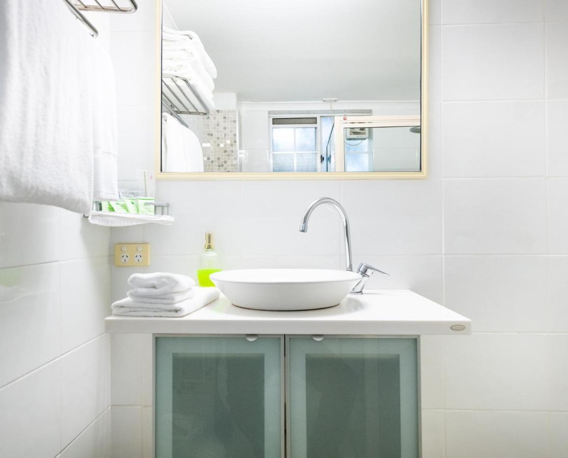 Golden Age Motor Inn Queanbeyan Ngoại thất bức ảnh