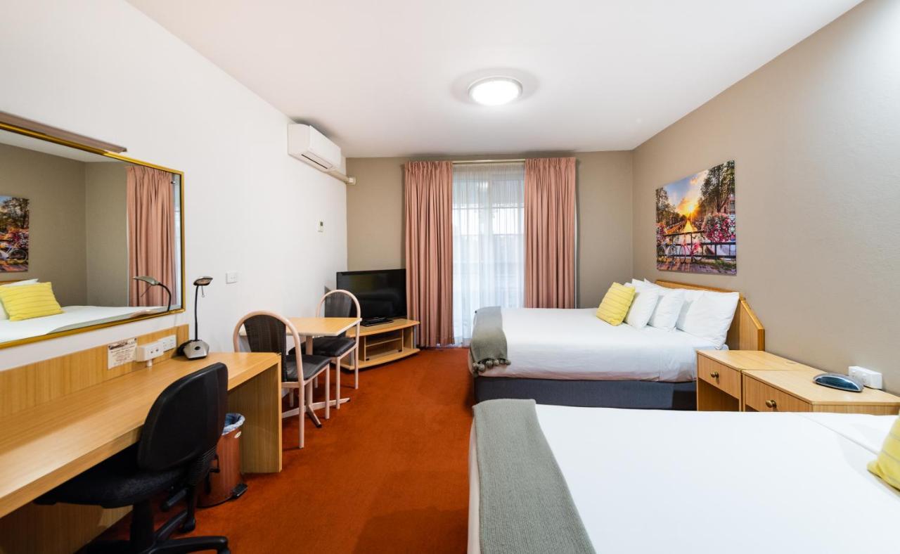 Golden Age Motor Inn Queanbeyan Ngoại thất bức ảnh