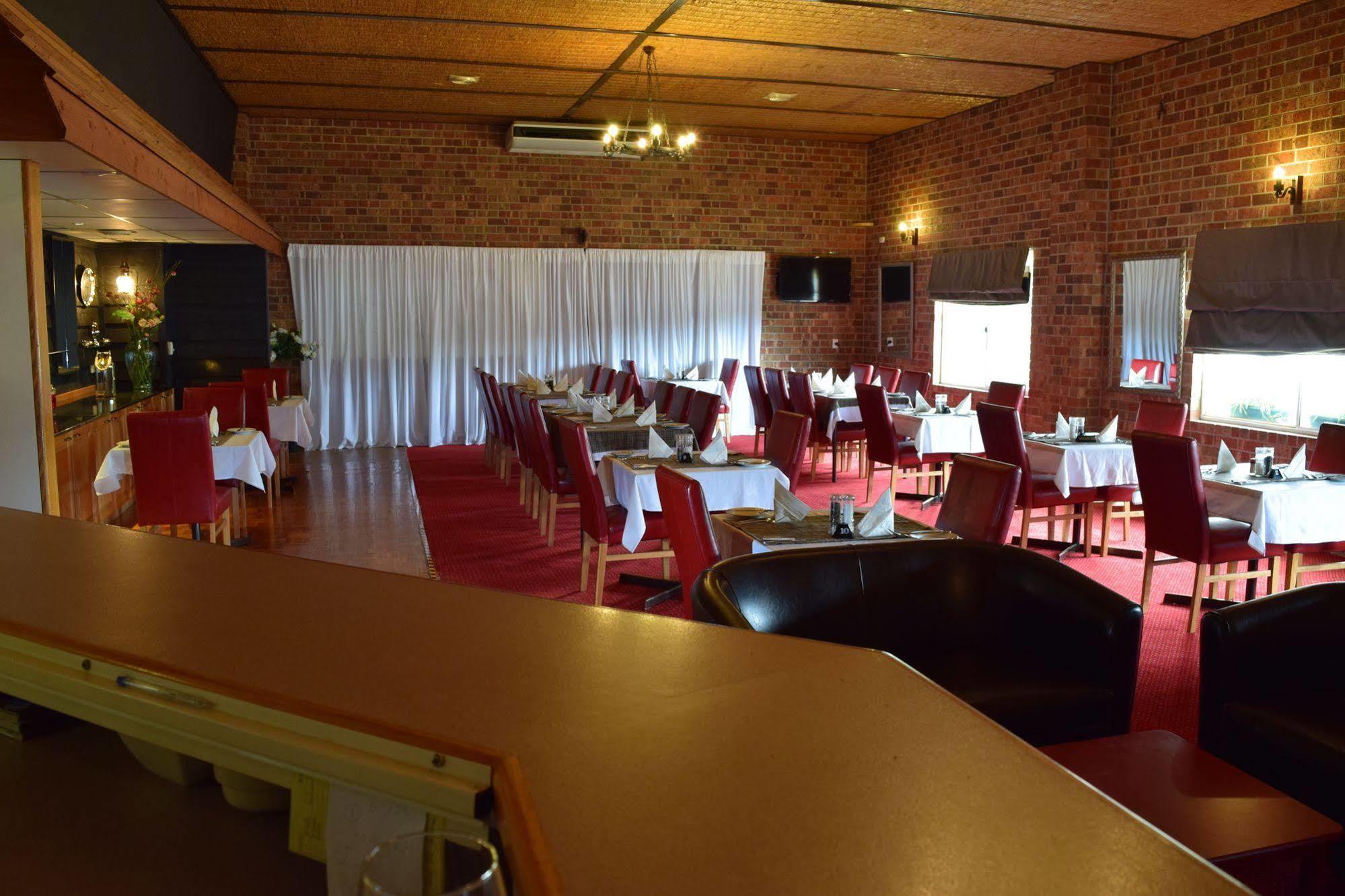 Golden Age Motor Inn Queanbeyan Ngoại thất bức ảnh