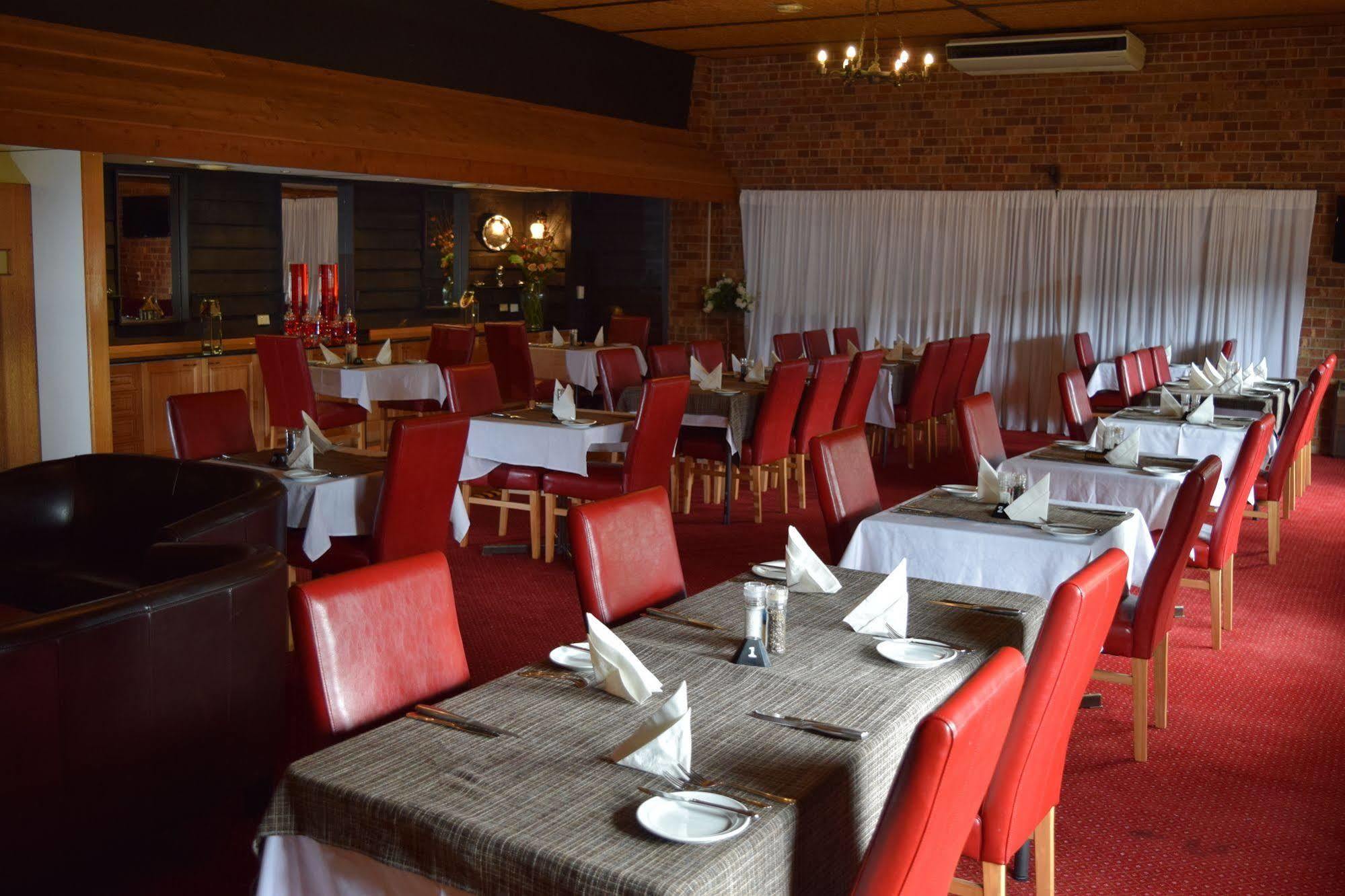 Golden Age Motor Inn Queanbeyan Ngoại thất bức ảnh