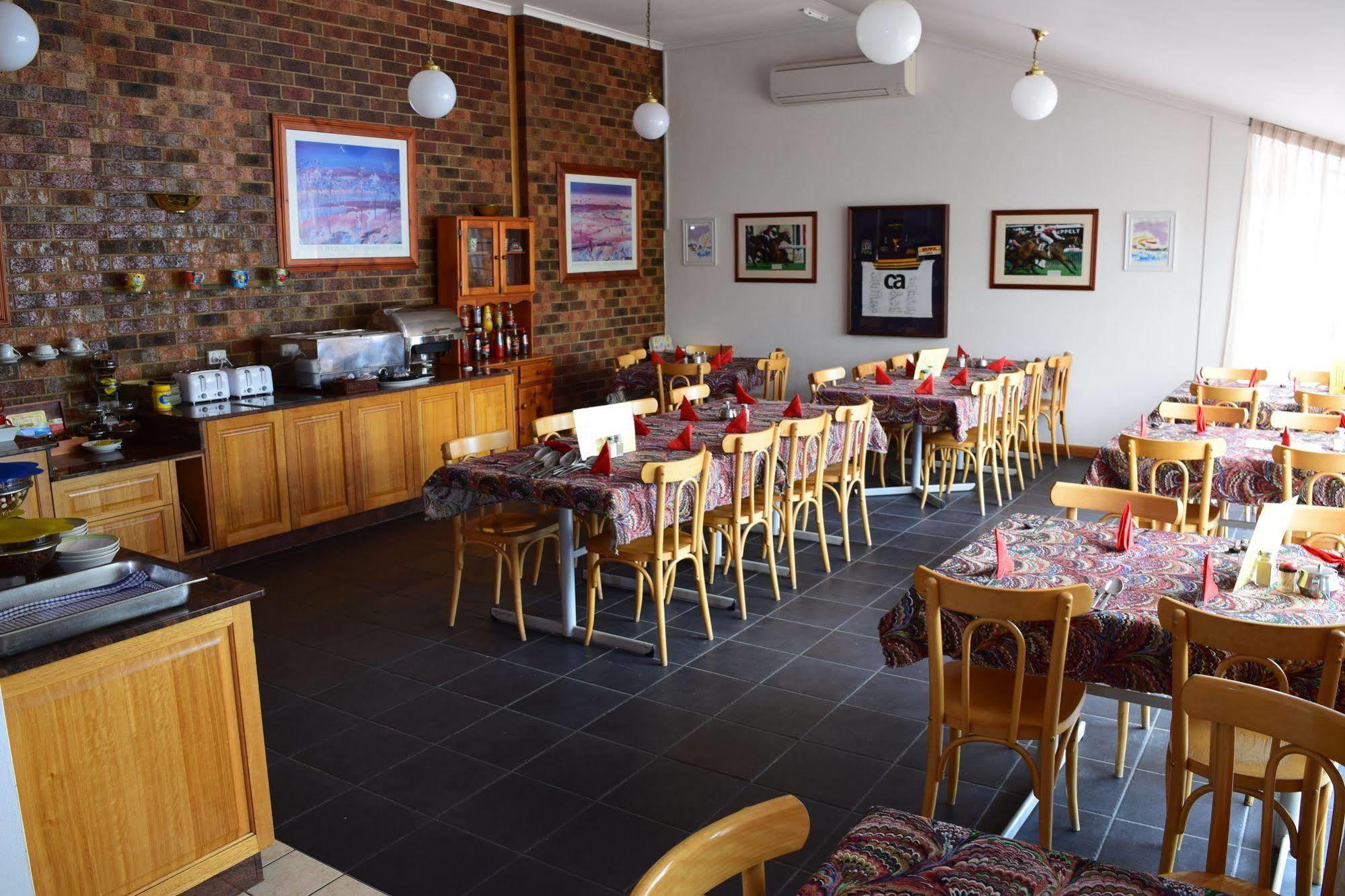 Golden Age Motor Inn Queanbeyan Ngoại thất bức ảnh